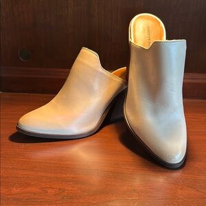 Lucky Brand Women's Cream Mules